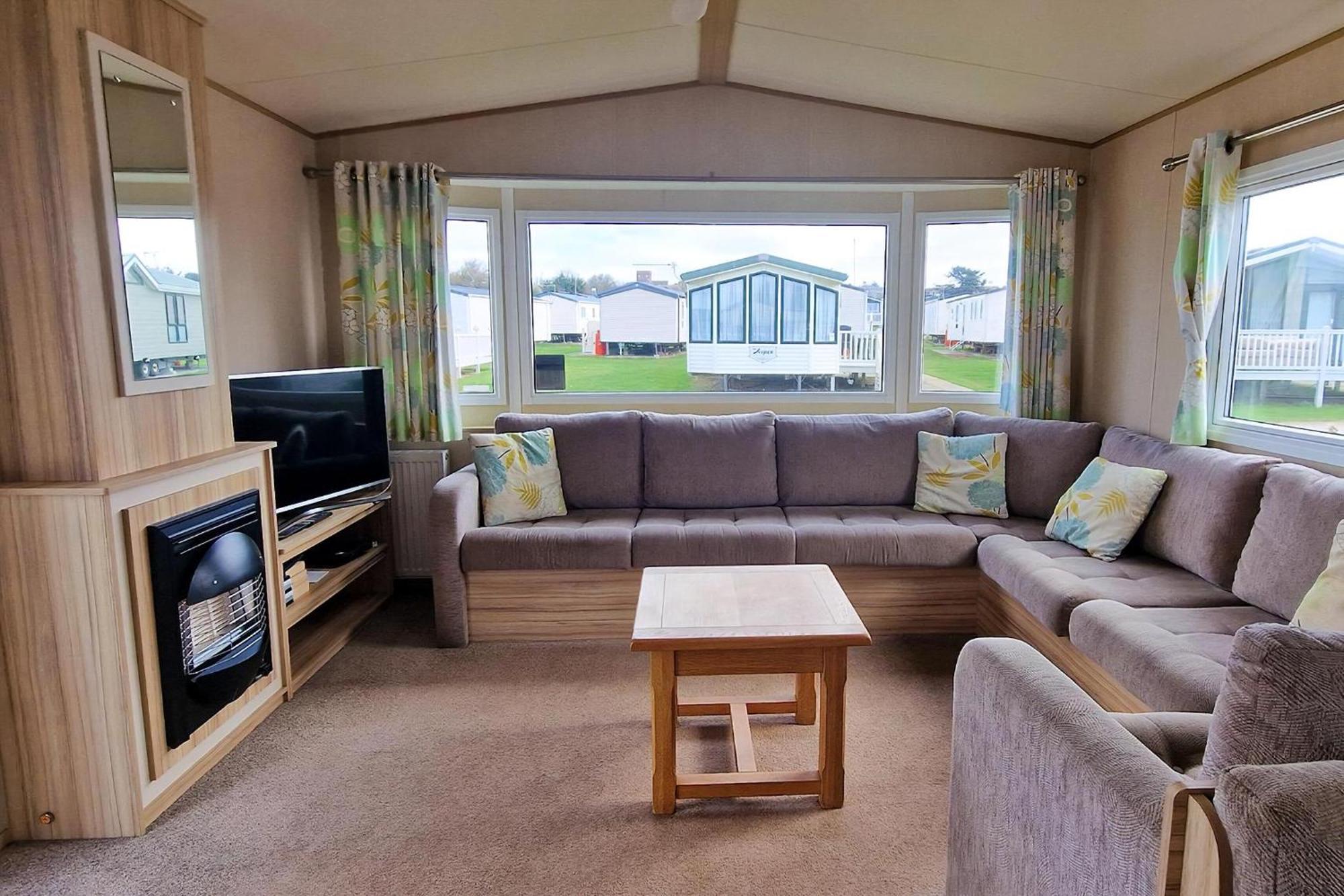 8 Berth Caravan For Hire At Manor Park Near To A Great Beach Ref 23041C Hunstanton Buitenkant foto