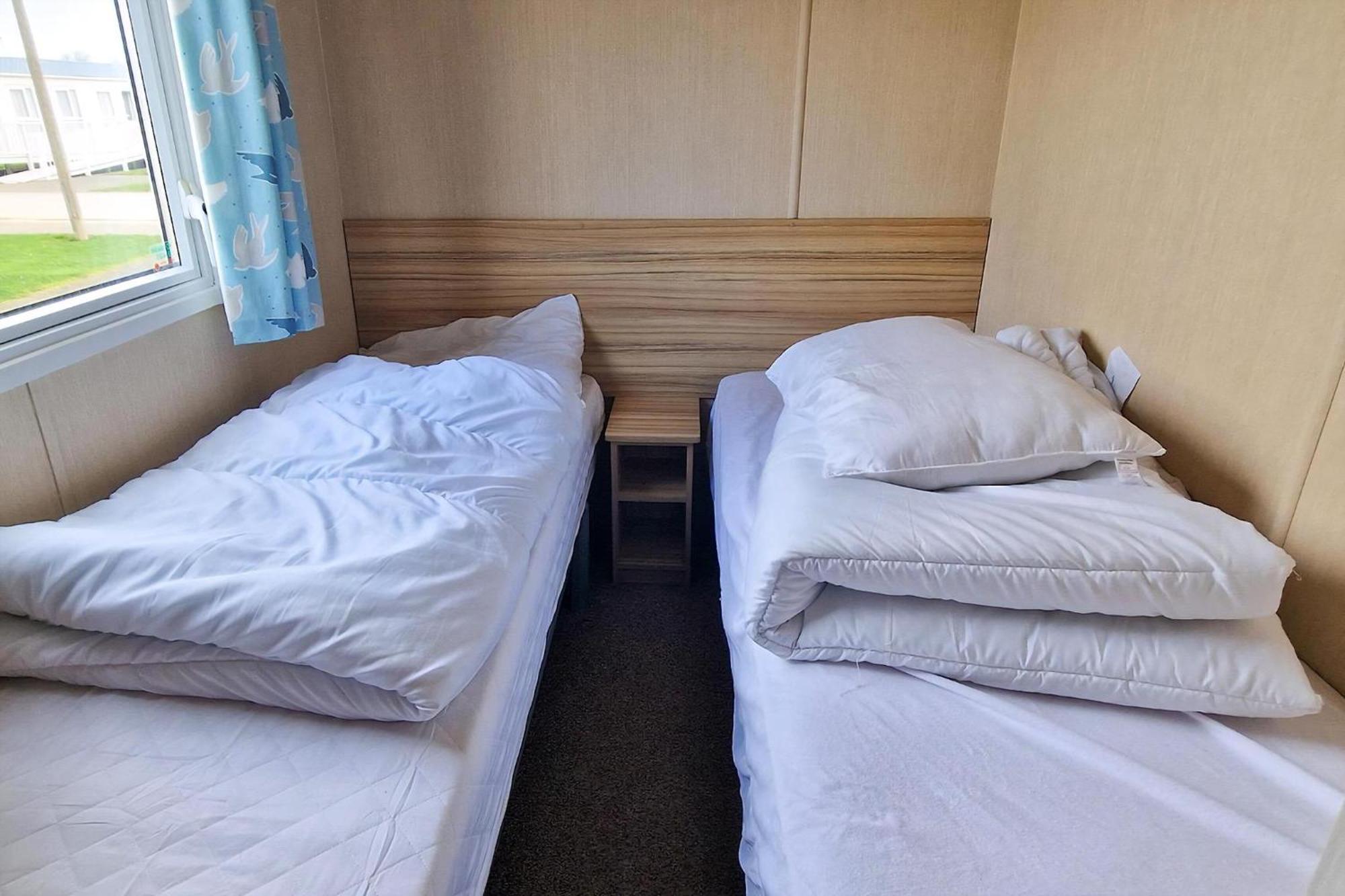 8 Berth Caravan For Hire At Manor Park Near To A Great Beach Ref 23041C Hunstanton Buitenkant foto